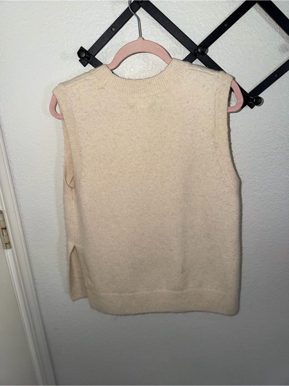 H&M Cream Sleeveless Mock Neck Sweater Vest Women’s XS Soft Knit Minimalist Top - Picture 4 of 4